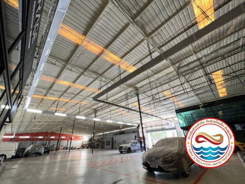 พ่นโฟมกันความร้อนโชว์รูมรถหรู spyder